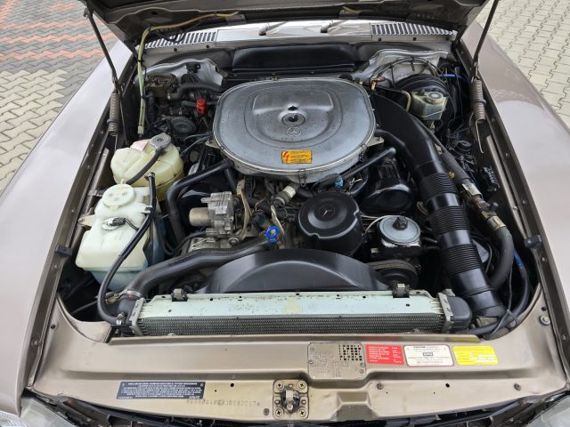 1988 Mercedes 560SL R107 — zdjęcie 20