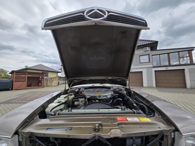 1988 Mercedes 560SL R107 — zdjęcie 18