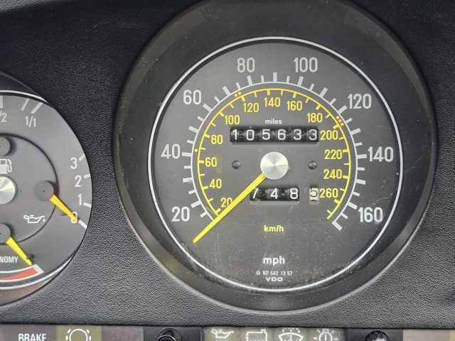 1988 Mercedes 560SL R107 — zdjęcie 35